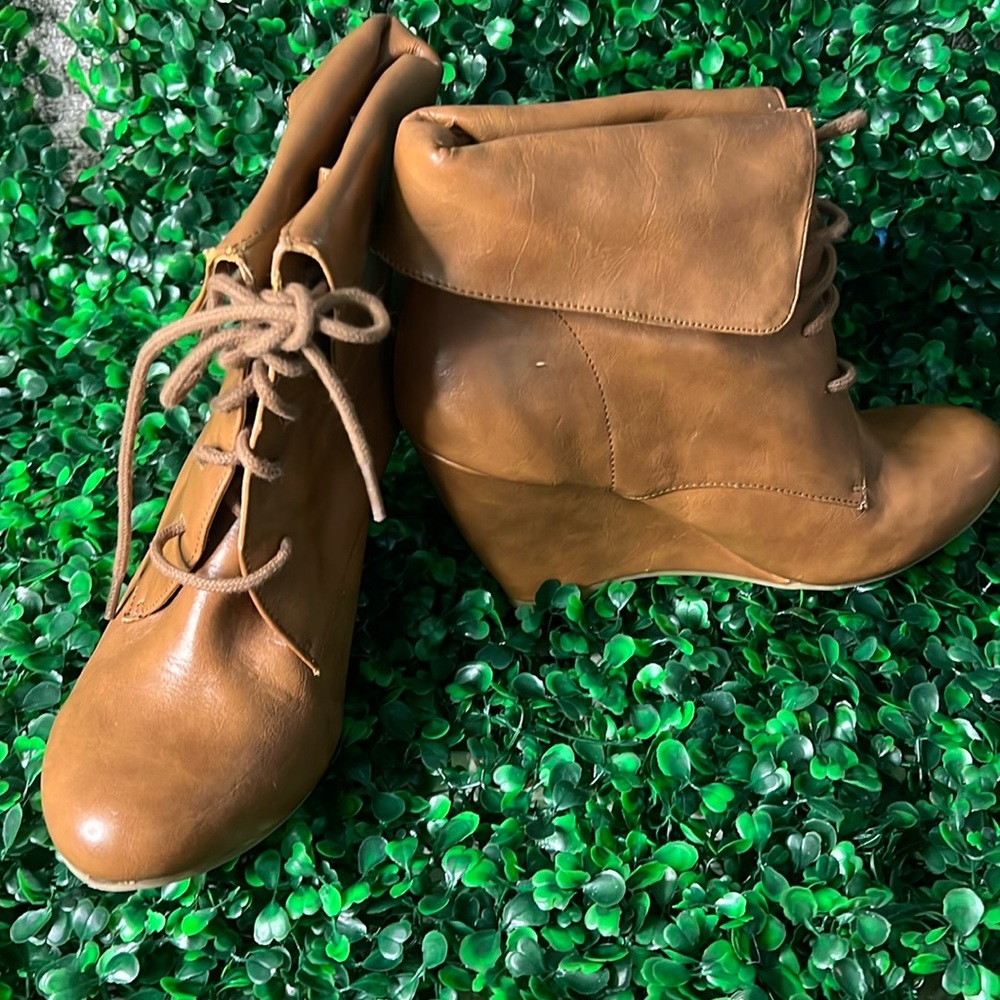 Nine West wedge boot with laces. Size 7